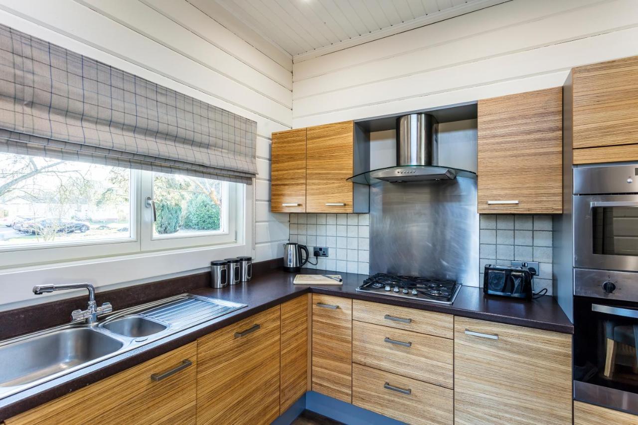 Roydon Marina Village Lodges 外观 照片